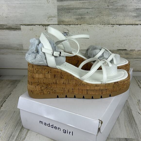 Madden Girl Volt womens size 9 M white faux leather buckle strappy sandals new - Picture 5 of 10